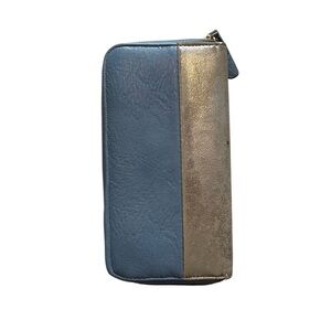 Charming Charlie Blue & Silver Zip Up Wallet